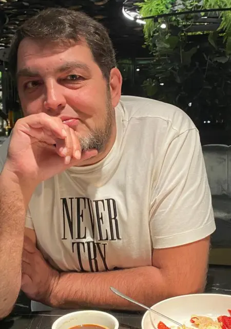 Я Rafayel, 52, из Смоленска, ищу знакомство для общения