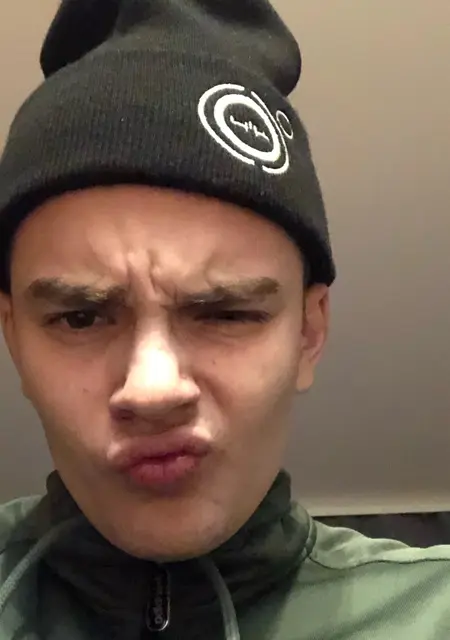 Я Константин, 20, из Верхнего Уфалея, ищу знакомства без обязательств