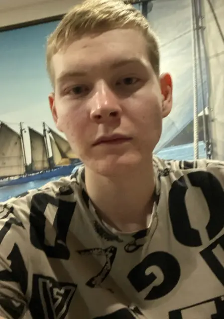 Я Игорь, 22, из Челябинска, ищу знакомство для общения