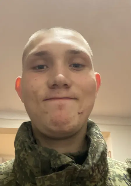 Я Роман, 18, знакомлюсь без обязательств в Чите