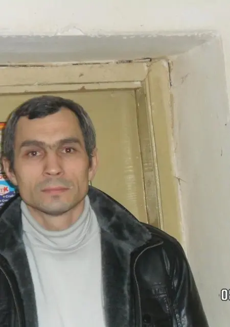 Руслан из Чайковского, ищу на сайте постоянные отношения