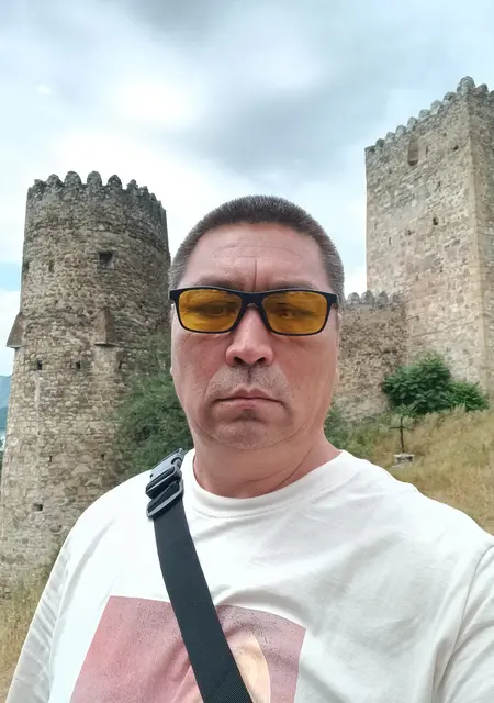 Хасан из Нефтекумска, ищу на сайте знакомства на одну ночь