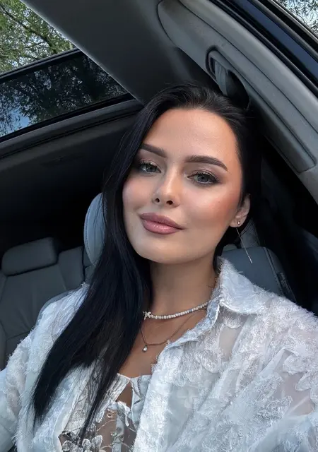 Я Кристина, 24, из Ульяновска, ищу знакомства на одну ночь