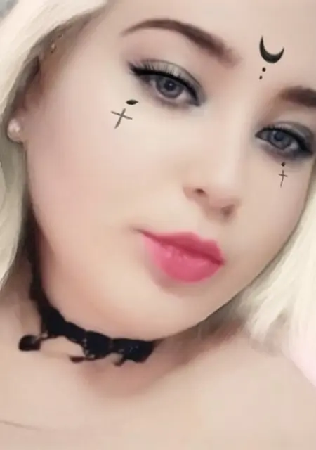 Я Мегги, 23, из Донецка, ищу знакомство для приятного времяпровождения