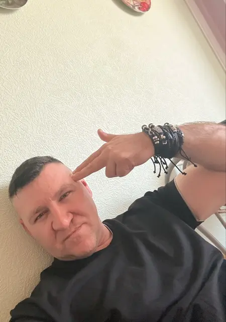 Андрей из Артема, мне 41, познакомлюсь на одну ночь
