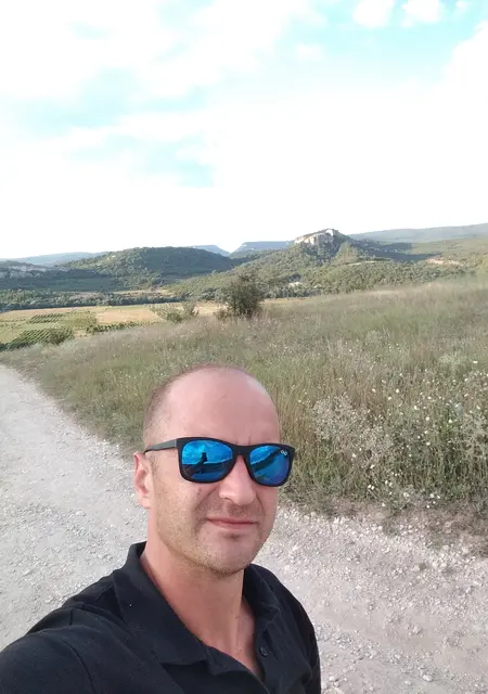 Андрей из Бахчисарая, ищу на сайте общение