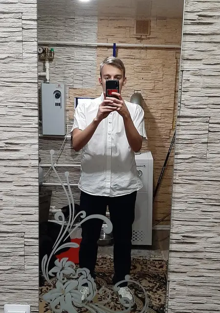 Я Кирилл, 20, знакомлюсь без обязательств в Качканаре