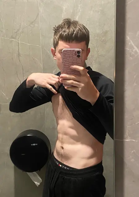 Dar из Курска, мне 22, познакомлюсь на одну ночь