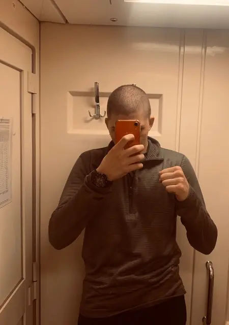 Я Иван, 21, из Суслонгера, ищу знакомства без обязательств