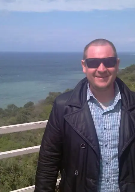 Я Денис, 41, знакомлюсь без обязательств в Уварове