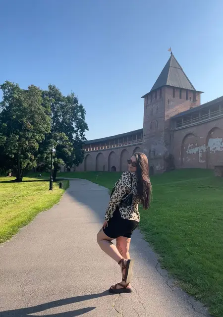 Я Алина, 25, знакомлюсь на одну ночь в Великом Новгороде