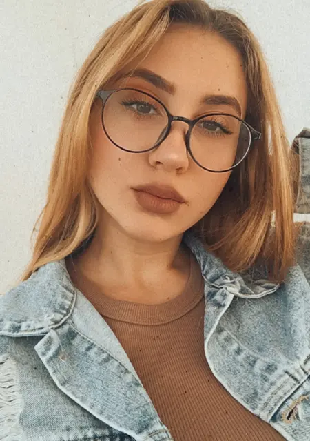 Я Ирина, 24, знакомлюсь для приятного времяпровождения в Магадане