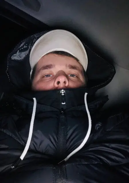 Я Александр, 20, из Медвежьегорска, ищу знакомство для совместных путешествий