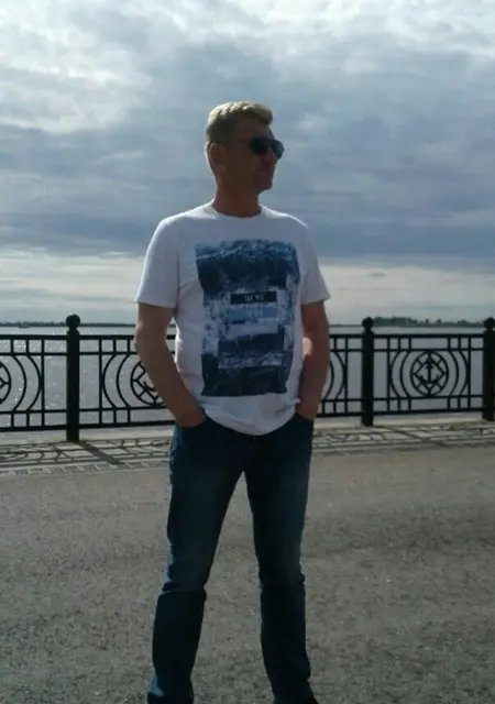 Дмитрий из Новодвинска, мне 52, познакомлюсь на одну ночь