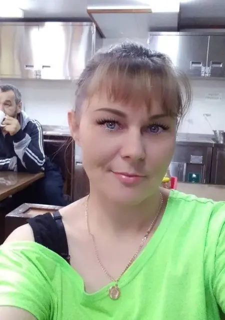 Я Ирана, 39, из Владивостока, ищу знакомство для приятного времяпровождения