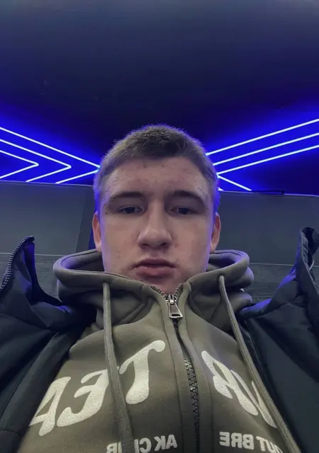 Я Денис, 22, знакомлюсь для общения в Курчатове