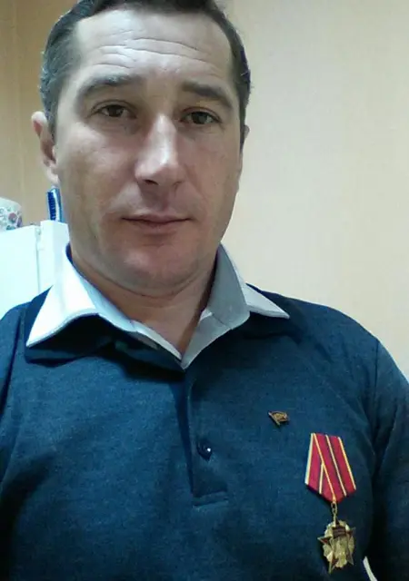 Я Aleksandr, 45, из Зимовников, ищу знакомства на одну ночь