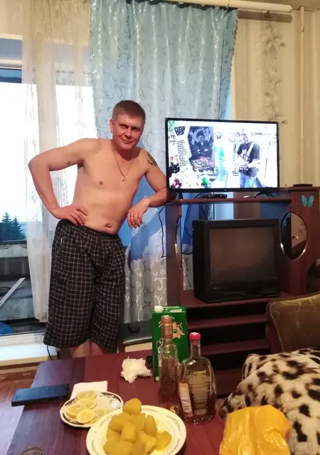 Сергей из Новогорного, ищу на сайте знакомства без обязательств