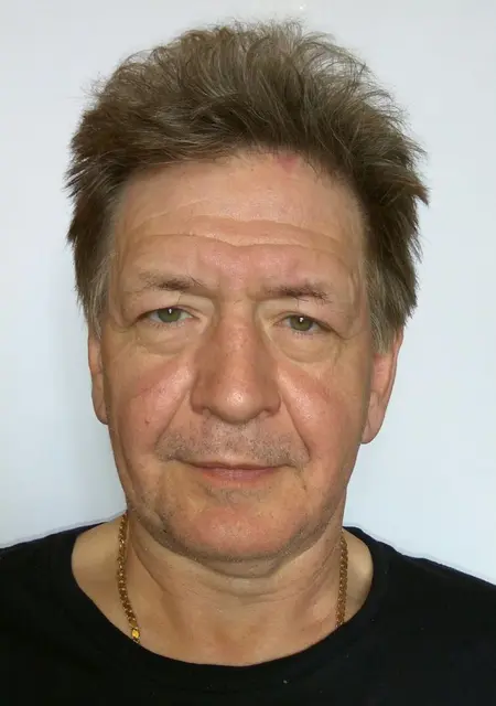 Я Михаил, 65, знакомлюсь без обязательств в Карабанове