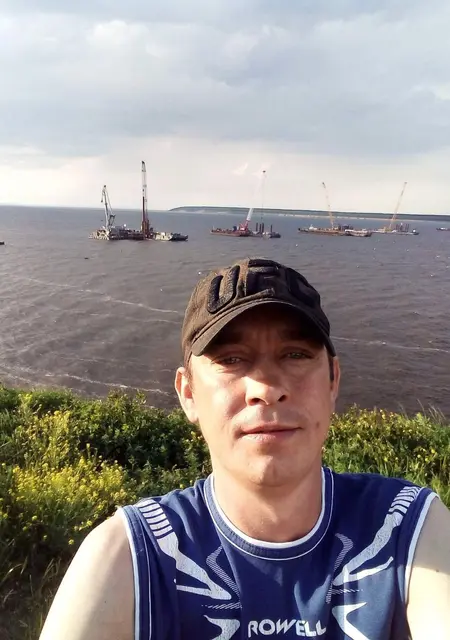 Дмитрий из Безенчука, мне 40, познакомлюсь на одну ночь