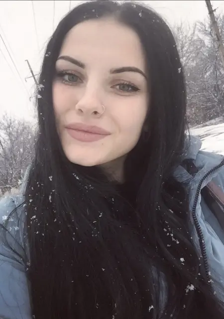 Karina из Новошахтинска, мне 25, познакомлюсь для приятного времяпровождения