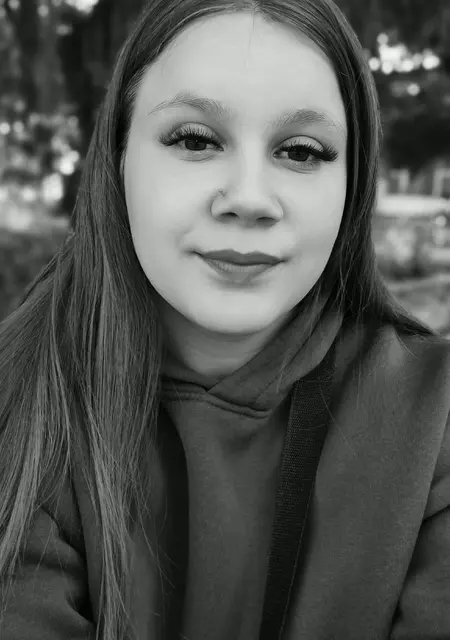 Я Алина, 27, из Оренбурга, ищу знакомство для постоянных отношений