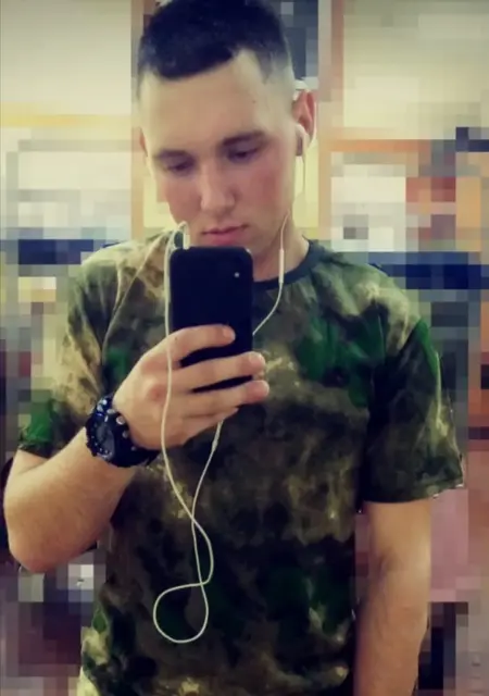 Я Влад, 25, из Динской, ищу знакомство для приятного времяпровождения