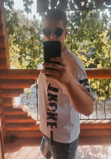 Я Игорь, 21, знакомлюсь на одну ночь в Почепе