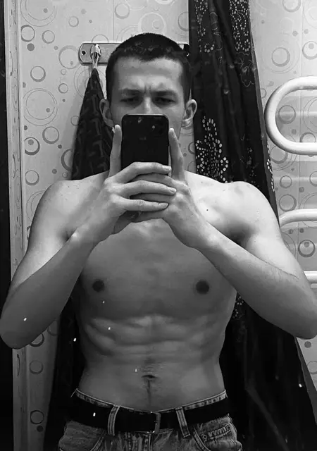 Иса из Печоры, мне 21, познакомлюсь на одну ночь