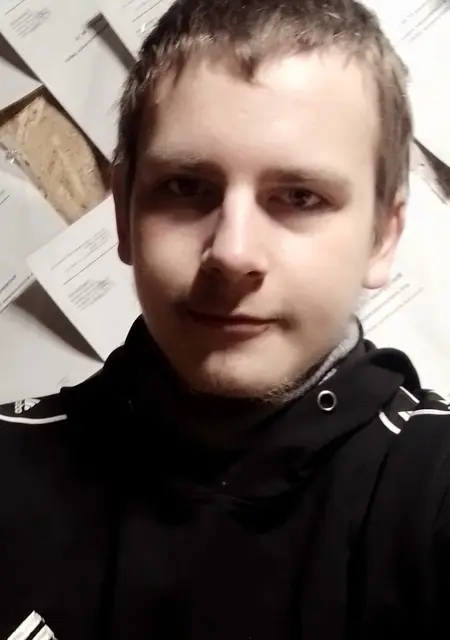 Я Кирилл, 20, из Березников, ищу знакомства без обязательств
