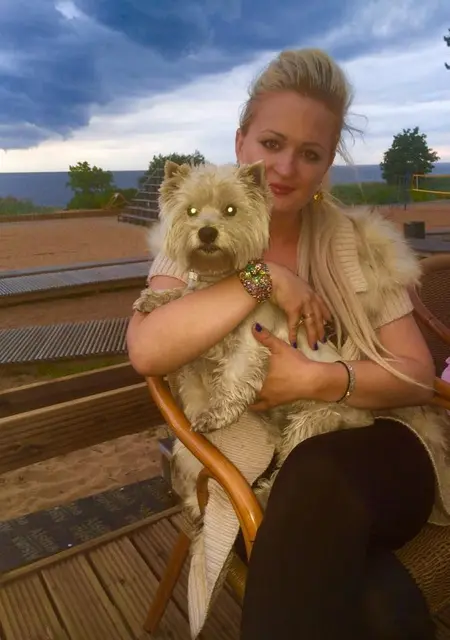 Я Charlotte, 39, знакомлюсь для общения в Москве