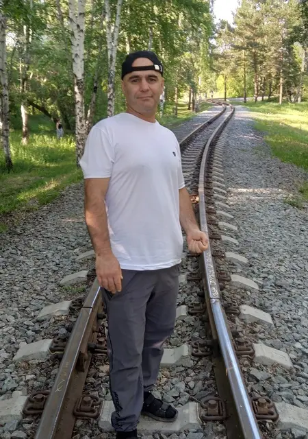 Алик из Чунского, мне 41, познакомлюсь на одну ночь