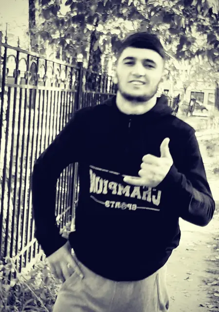 Фарик из Волхова, ищу на сайте знакомства на одну ночь