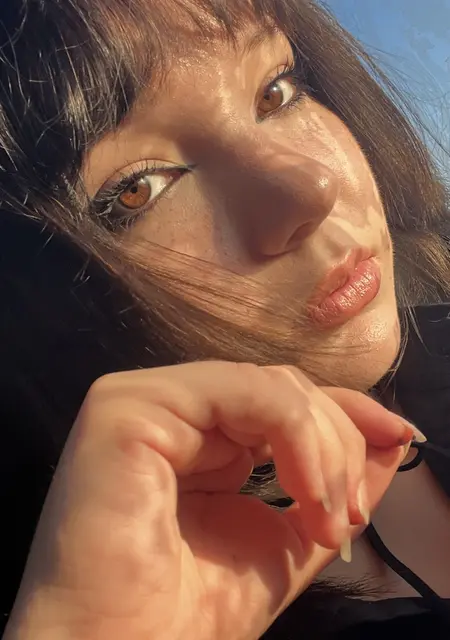 Я Арина, 20, знакомлюсь без обязательств в Тюмени