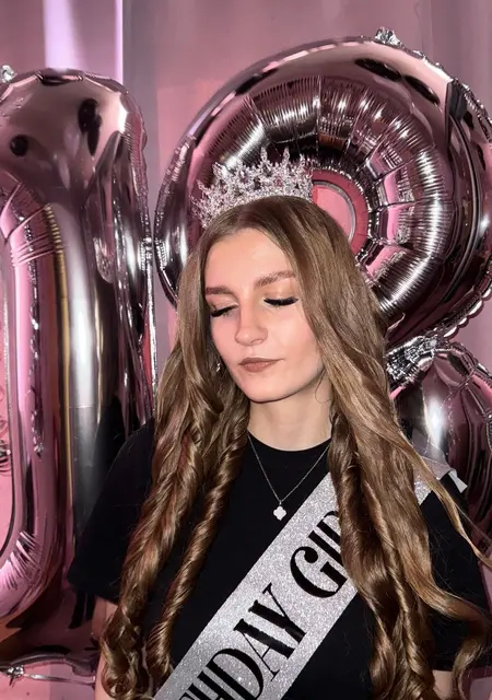 Я Эмилия, 18, знакомлюсь для общения в Анапе
