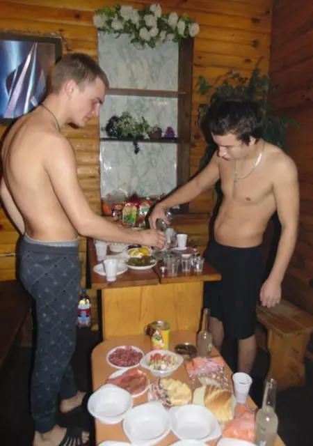 Костя з Першотравенськ, мені 32 років, познайомлюсь без зобов'язань