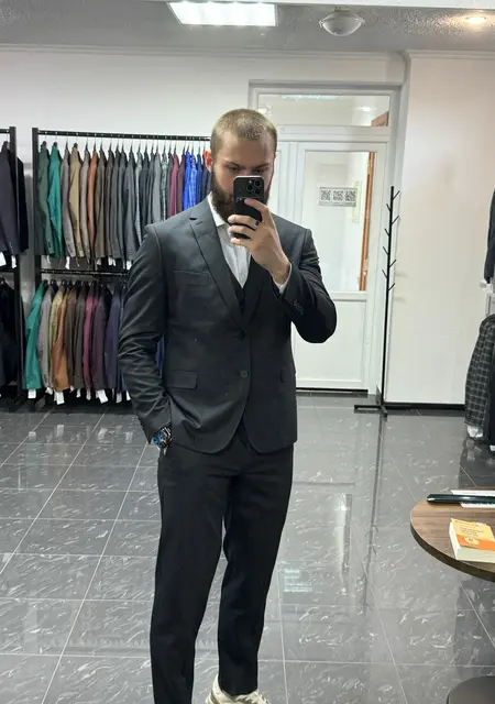 Артём из Анапской, мне 23, познакомлюсь на одну ночь